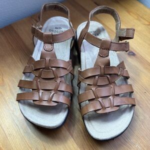Earth origins brown leather sandals size 6.5 NWOT